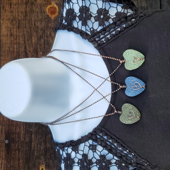 Necklace Copper Wire Wrapped Heart Shaped Lava Stone Essential Oil Diffuser - Picture 4 of 5
